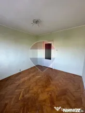 Apartament 3 camere decomandat Piața Rogerius 