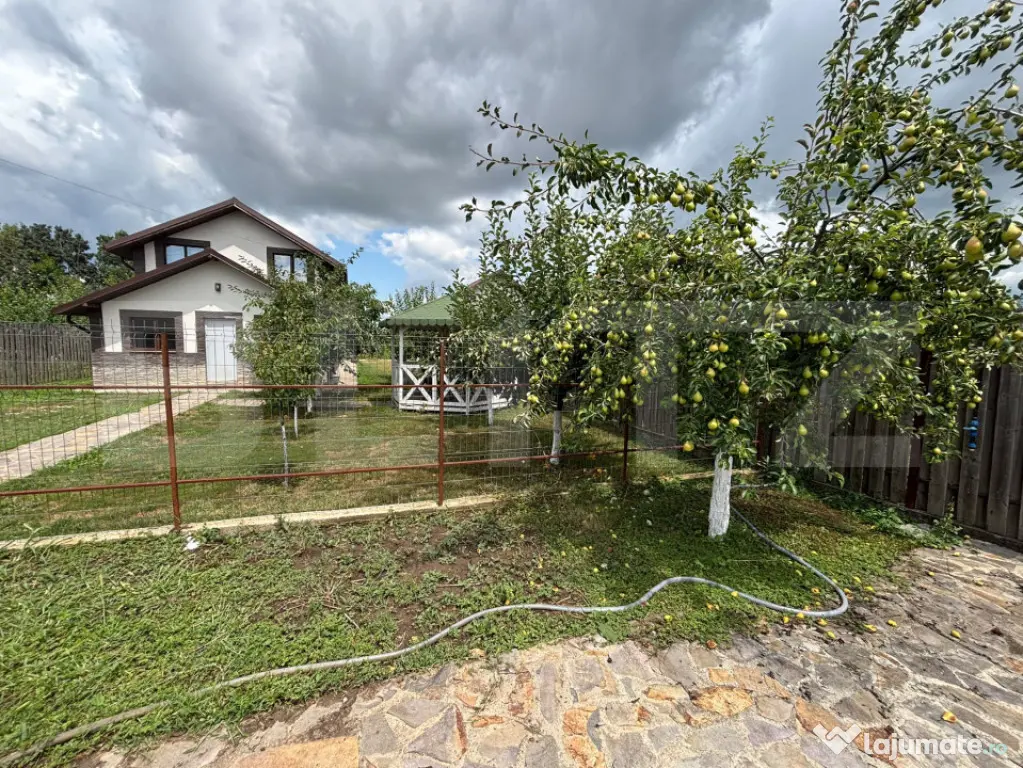 Casă P+M, 110 mp, teren 938 mp, zona Mănăstioara - Manastioara (Dambovita)