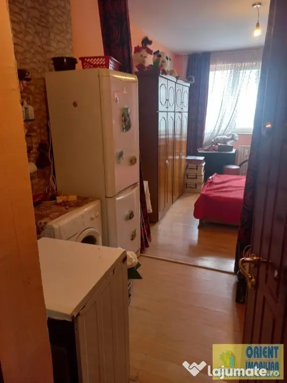 Abator, garsoniera de vanzare, etaj 3, mobilata