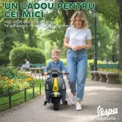 AIYAPLAY Motocicletă Electrică pentru Copii cu Licență Vespa, Baterie Reîncărcabilă 6V, Roți Laterale și Lumini, Vârsta 2-6 Ani, Verde Închis | Aosom Romania 