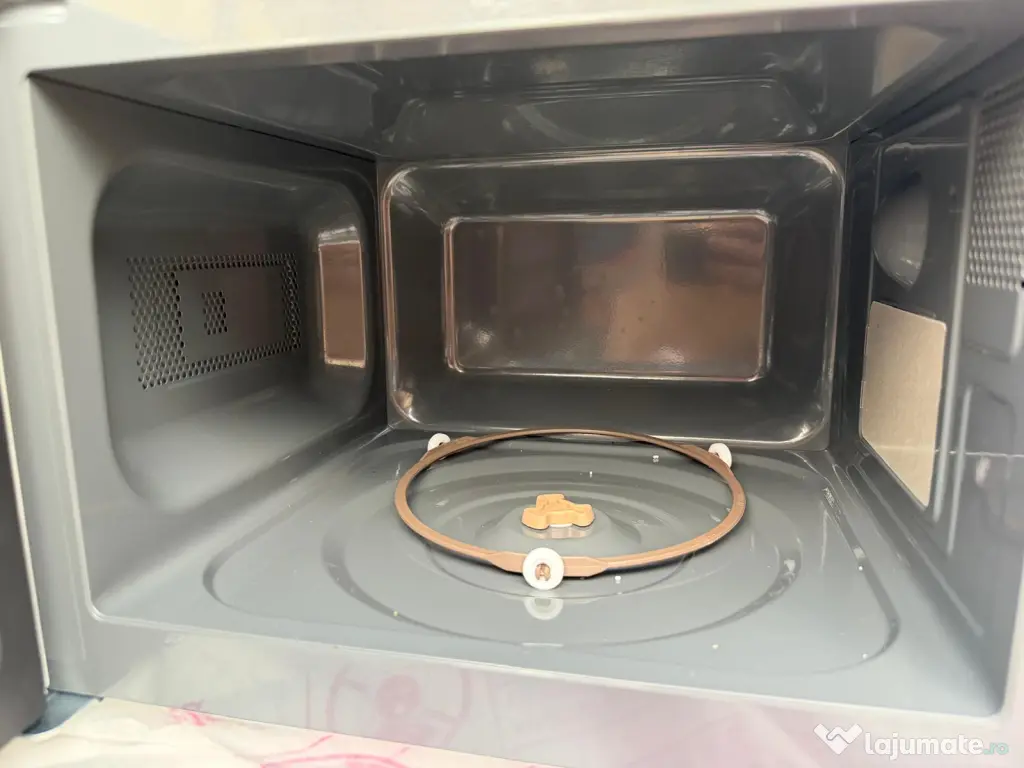 Cuptor cu microunde Panasonic NN‑ST23RMEVG (folosit o singură dată)