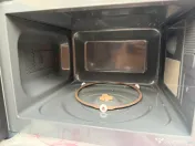 Cuptor cu microunde Panasonic NN‑ST23RMEVG (folosit o singură dată) 