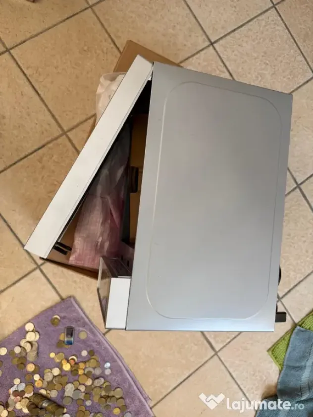 Cuptor cu microunde Panasonic NN‑ST23RMEVG (folosit o singură dată)