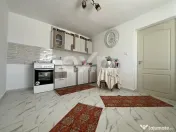 Casa parter + anexa cu 880 mp teren in Brosteni Dambovita