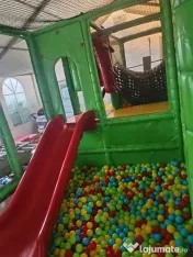 Vand loc de joaca modular si castel gonflabil 