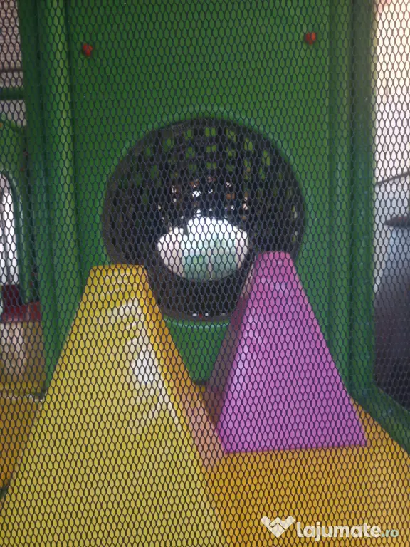 Vand loc de joaca modular si castel gonflabil