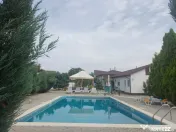 Proprietate Exclusivă cu Piscină, Foișor și Livadă | 1