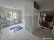 Apartament luminos cu 3 camere 