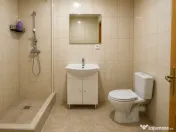 Cameră cămin decomandată, baie propie, AC, Valea Roșie 