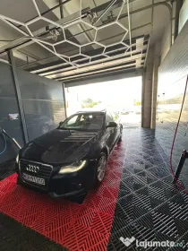 Mașina Audi A4