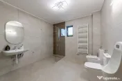 Casă spațioasă cu 8 camere - Pitești - 0% Comision 
