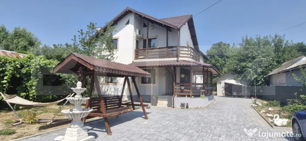 Casă de vânzare, teren de 1.000 mp, zona Titu