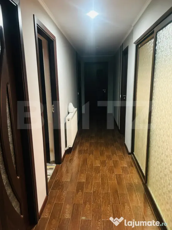 Casă de vânzare, teren de 1.000 mp, zona Titu