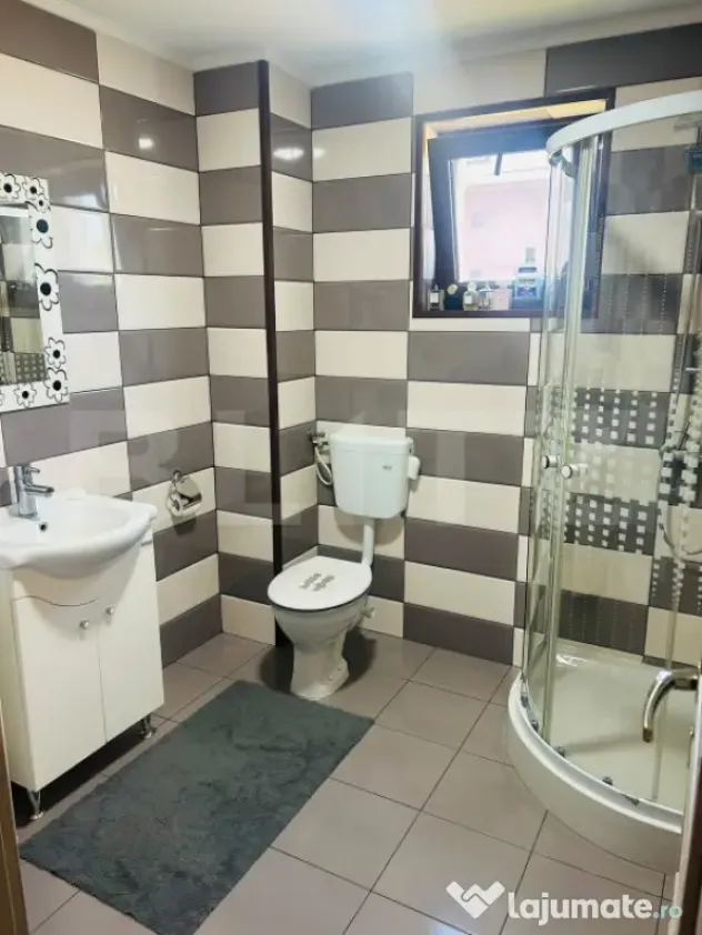 Casă de vânzare, teren de 1.000 mp, zona Titu