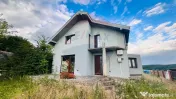 Casă / Vilă cu 4 camere de vânzare 