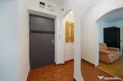 Loc de parcare, vedere parc Gh. Petrascu,etaj 1/4,bloc reabi 
