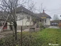 Casă primitoare cu 4 camere și curte generoasă
