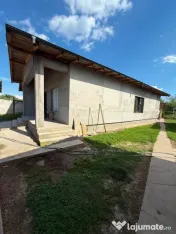 Casa 130 mp utili, teren 800 mp, hala 40 mp si vulcanizare | 