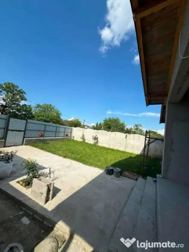 Casa 130 mp utili, teren 800 mp, hala 40 mp si vulcanizare |