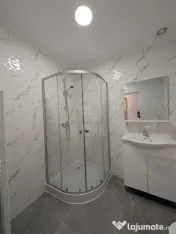 Apartament 4 camere semidecomandat zona Florilor 