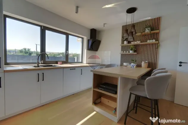 Casa de inchiriat, 5 camere, Jucu de Mijloc