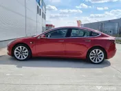 Tesla model 3 foarte frumoasa