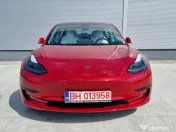Tesla model 3 foarte frumoasa