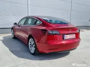 Tesla model 3 foarte frumoasa
