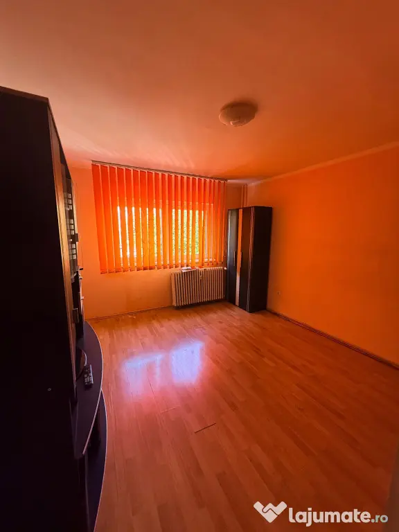Garsoniera Astra decomandata,etaj intermediar,71900 Euro