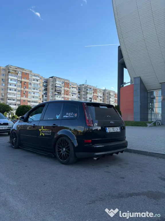 Ford C-Max autoturism