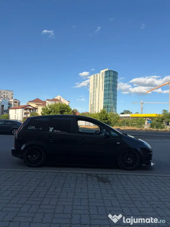 Ford C-Max autoturism