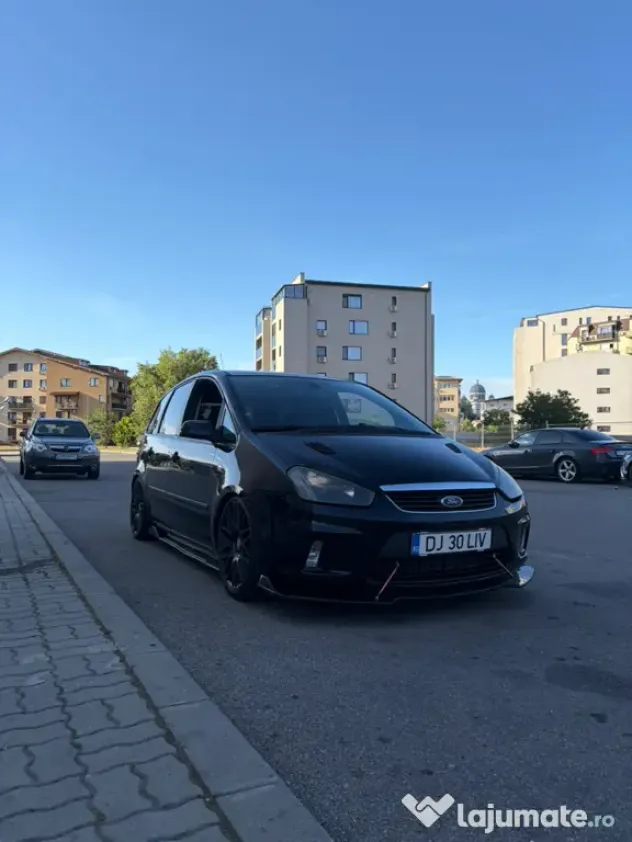Ford C-Max autoturism