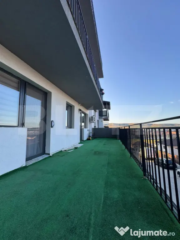 Apartament SMART 2 camere, terasă de 30mp, view superb, gar