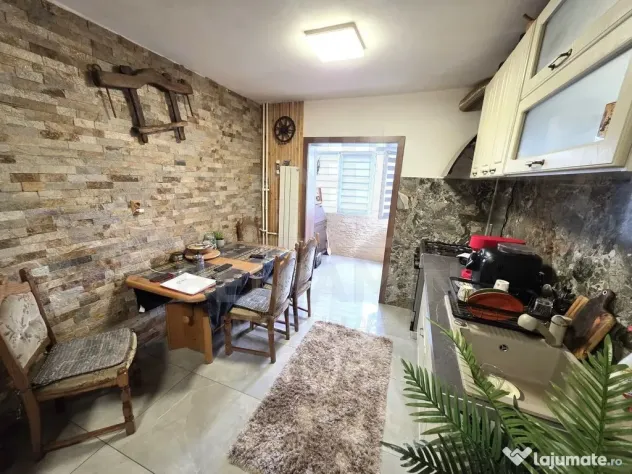 2 Camere 50mp Rovine an1985 etaj2 AC teava de gaze