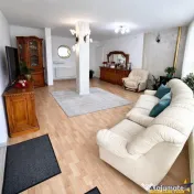 Casa in apreciabil potential,cu terase, curte,gradina echipa