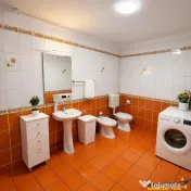 Casa in apreciabil potential,cu terase, curte,gradina echipa