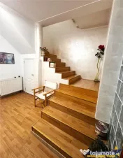 Casa in apreciabil potential,cu terase, curte,gradina echipa