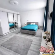 Casa in apreciabil potential,cu terase, curte,gradina echipa