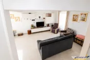 Casa familiala,3 dormitoare,incazire pardoseala,terasa,530 m