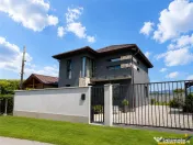 Casa familiala,3 dormitoare,incazire pardoseala,terasa,530 m