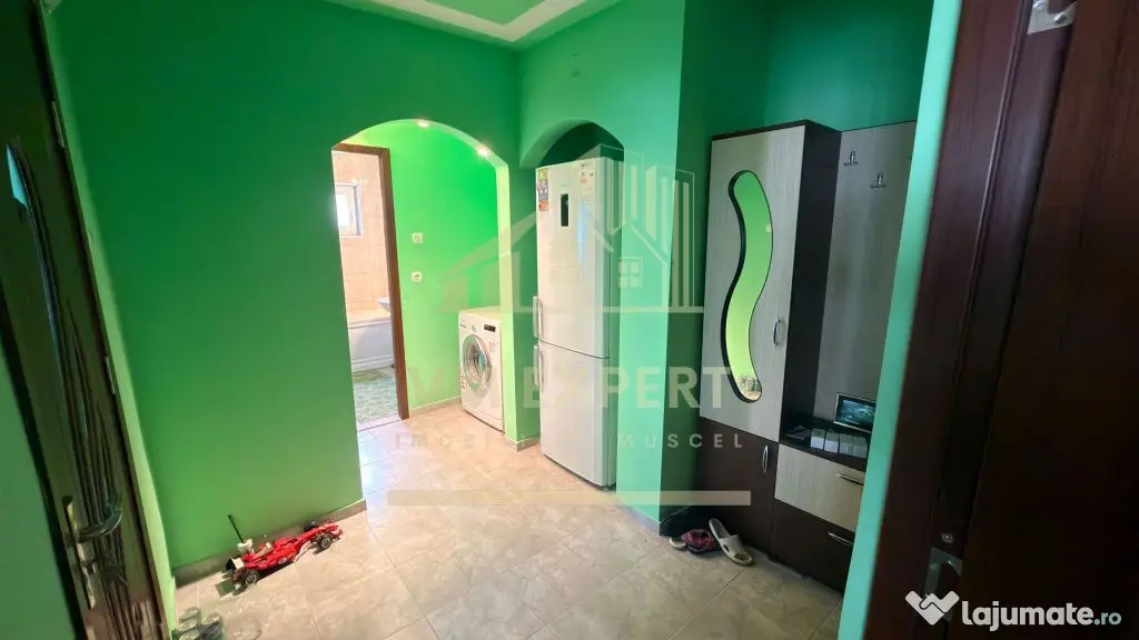 APARTAMENT 2 CAMERE ETAJ 2 DECOMANDAT GRUI CAMPULUNG