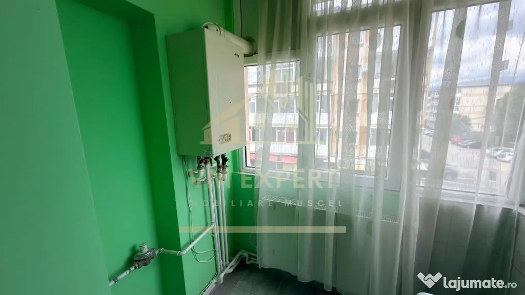 APARTAMENT 2 CAMERE ETAJ 2 DECOMANDAT GRUI CAMPULUNG
