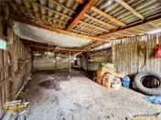 FILM! Apartament 2 camere,decomandat,cu garaj,1.400 mp teren
