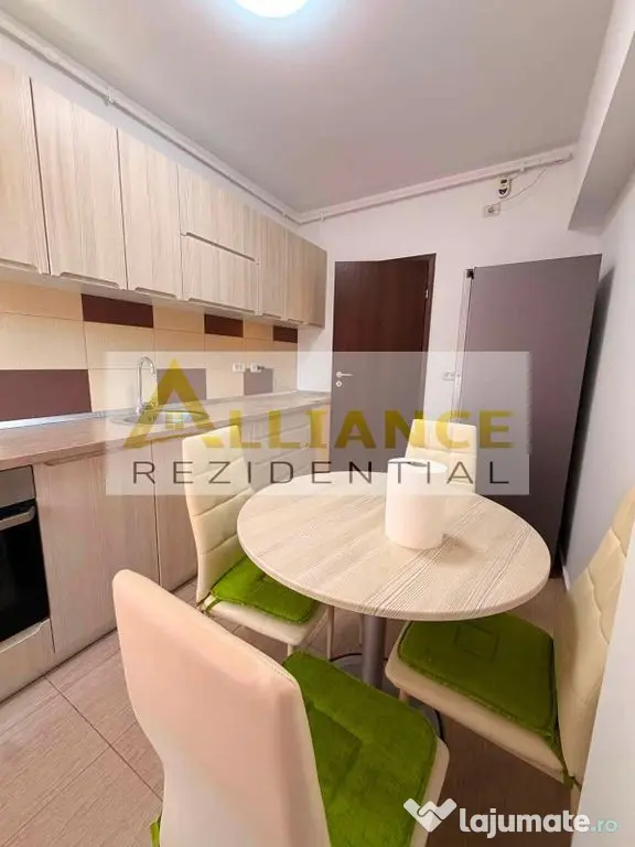 Apartament 3 camere mobilat și utilat /Metrou Apărător...