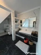 Apartament 3 camere, deosebit, parcare, zona Vivo 