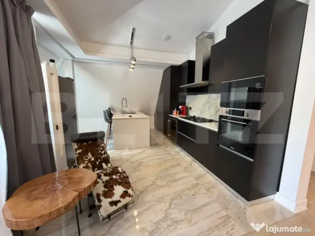 Apartament 3 camere, deosebit, parcare, zona Vivo