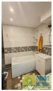 Km 5, de vanzare 2 camere, decomandat, etaj 2, gaze, Constanta