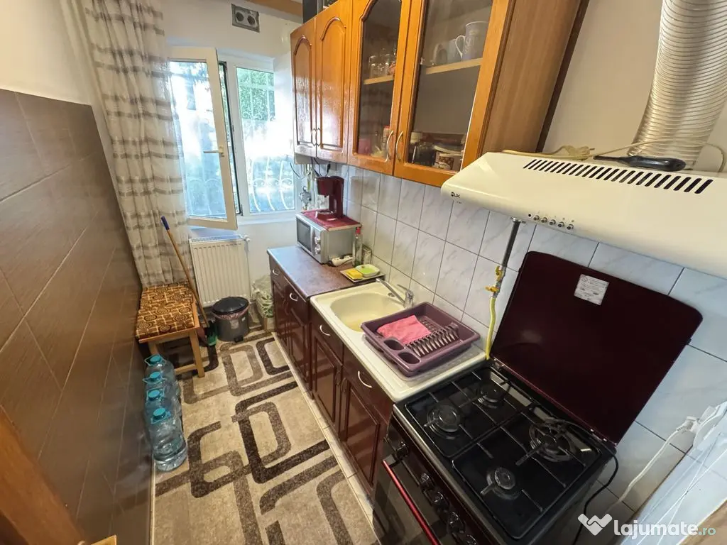 Apartament 2 camere zona Km 4 5