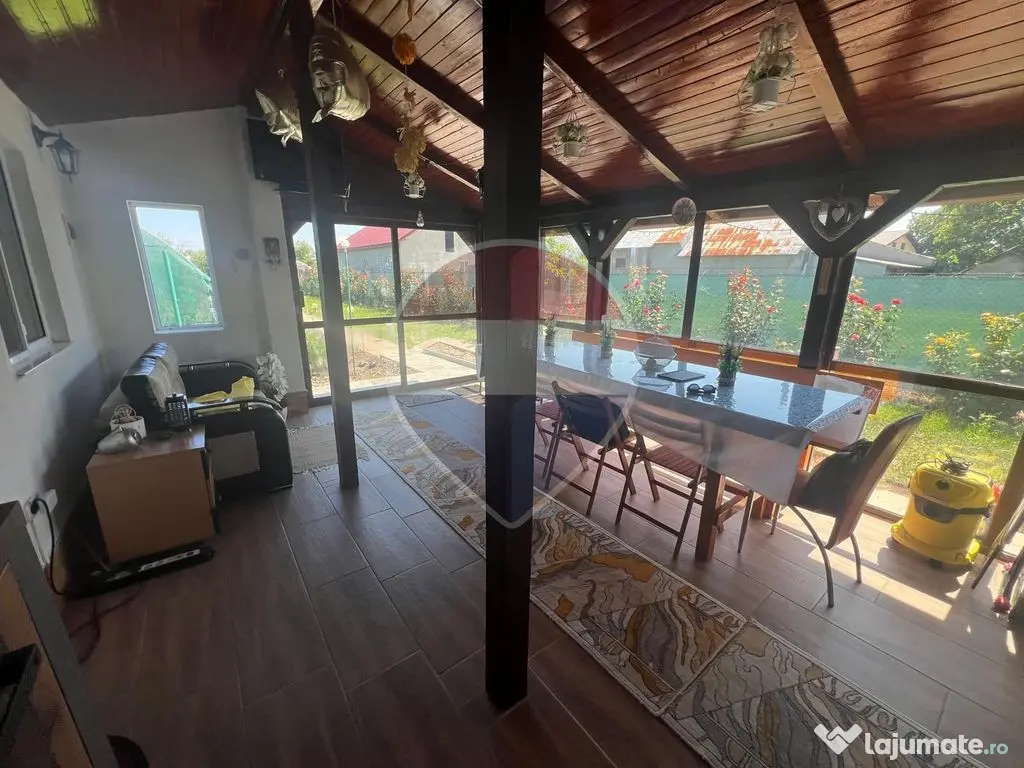 Casă 2 camere teren 6943mp Gologanu