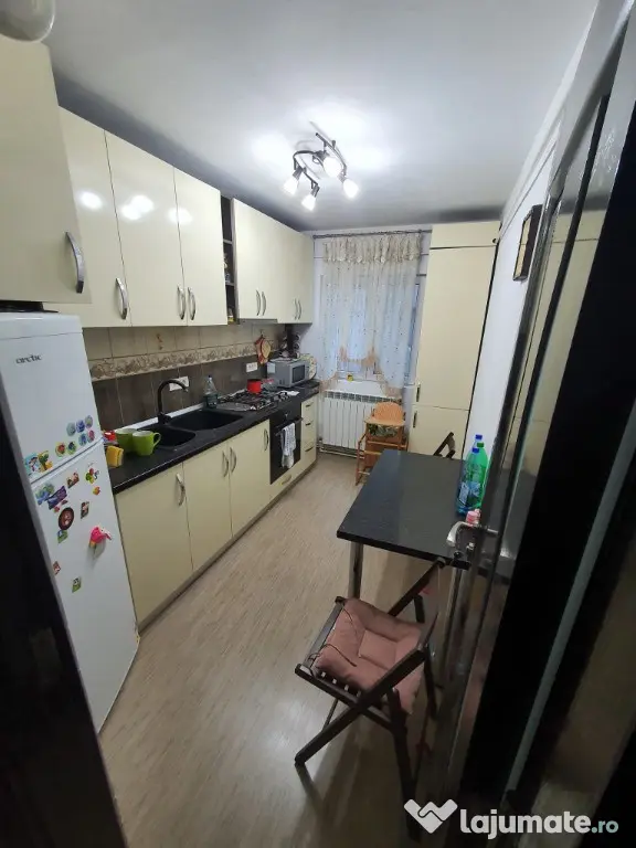 Apartament 3 camere zona Parcului Eminescu+garaj proprietate